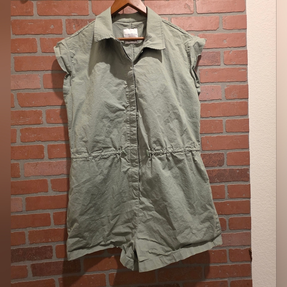 Celebrity Pink Sage Green Romper XXL Bin14